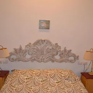 Apartment Casa Luciano Al San Carlo, Naples